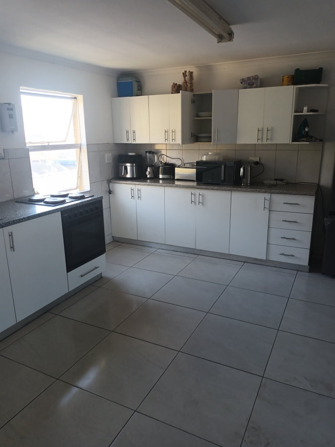 2 Bedroom Property for Sale in Zonnebloem Western Cape